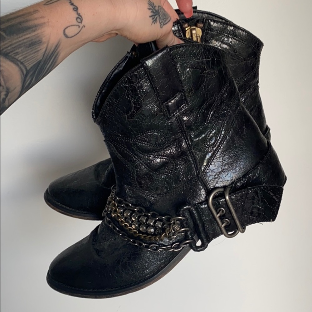 Bling cowgirl boots 🖤🖤🖤